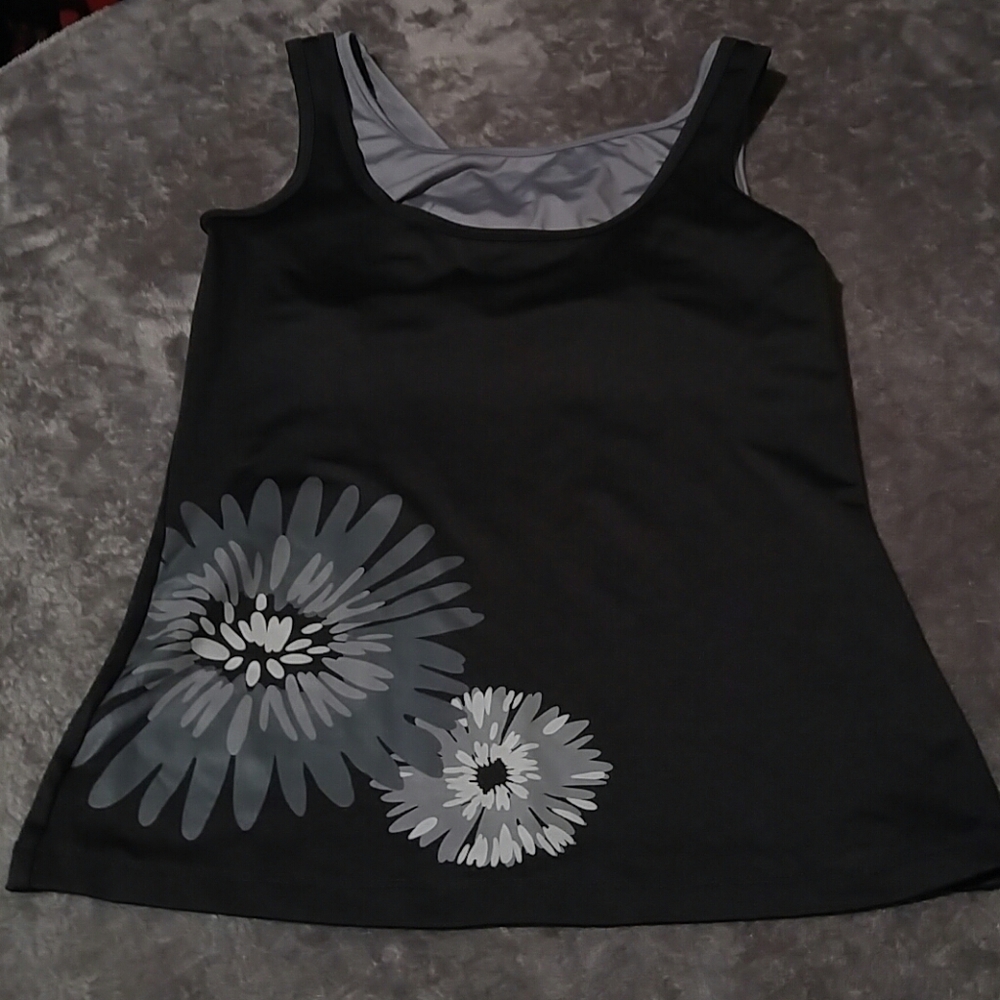 DANSKIN NOW Yoga top size 4-6(S)